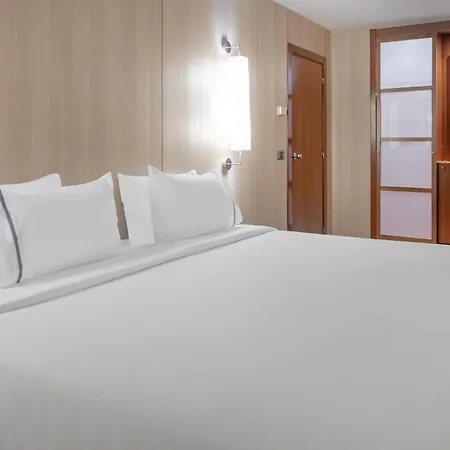 Hotel Ac Palacio By Marriott 4*